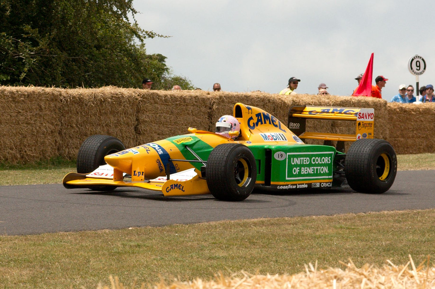 Tamiya Benetton B192 (F102 Chassis)